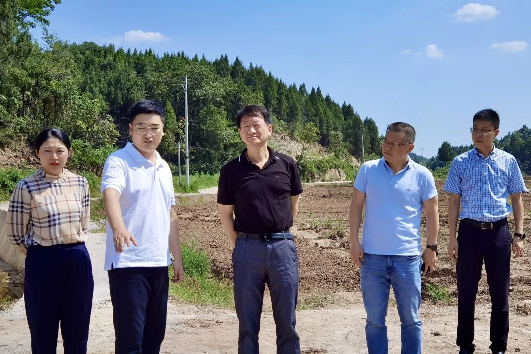 省尊龙凯时集团党委书记、董事长任丁率队赴巴中南充两地开展帮扶工作